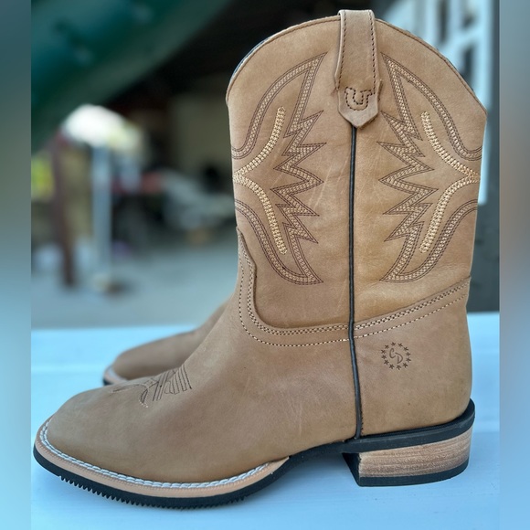 NEWGolden horse This product is made by artisans from León, Gto.MADE IN MEXICO - Picture 2 of 8